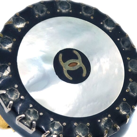 Chanel Black Button Shell Earrings Clip-On - Picture 2 of 4